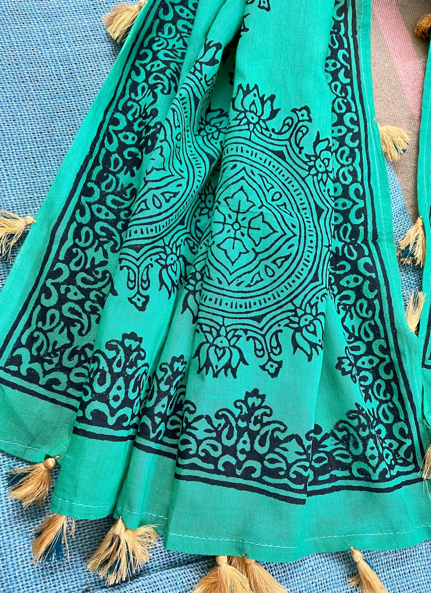 Emerald elegance mulmul stole /Scarf - Incense Art Studio